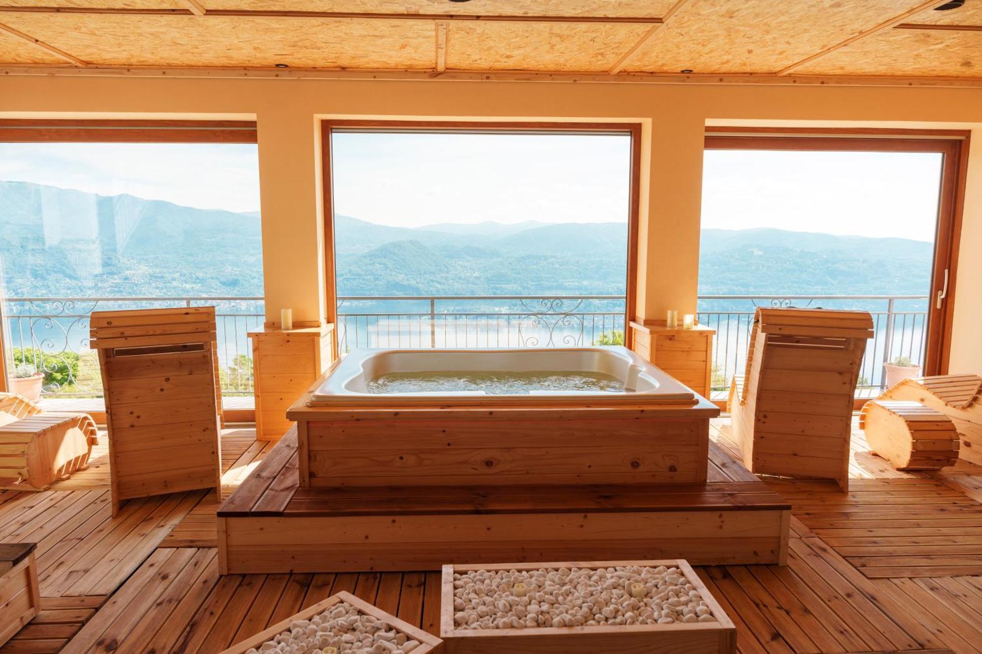 Hotel Panoramico Lago D'Orta (Adults Only) Madonna Del Sasso Exterior photo
